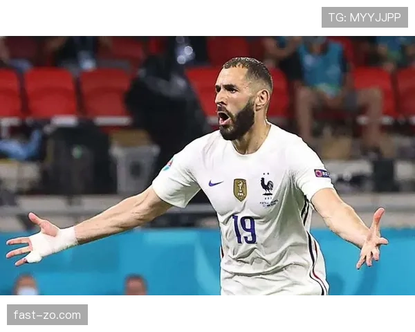 撕开后防本泽马本赛季更偏前插较上季回撤少